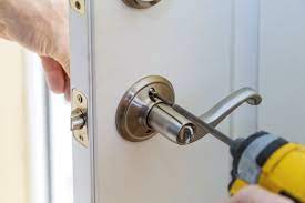 can locksmith open safe